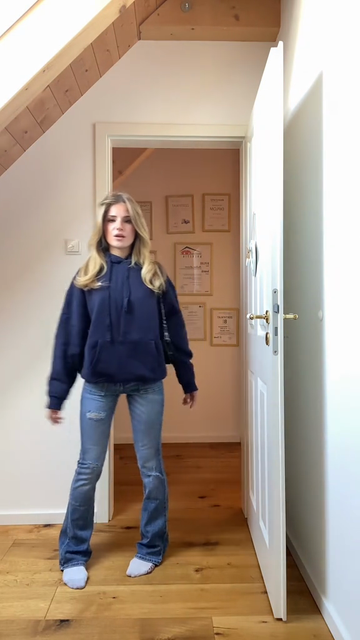 Fashionable wing pattern sweatshirt